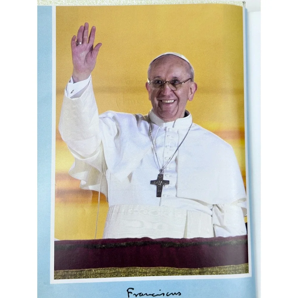RSV Catholic Edition Holy Bible Gold Gilt Illustrated Hardcover‎ Cream 1993